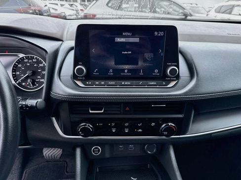 Used 2023 Nissan Rogue S AWD/4WD image 12