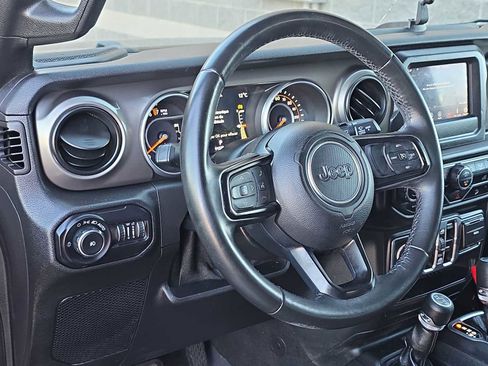 Used 2018 Jeep Wrangler Unlimited Sport S image 2