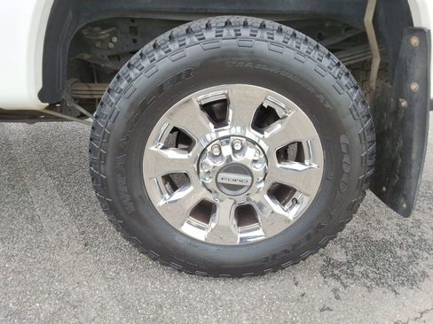 Used 2019 Ford F350 Lariat w/ Lariat Ultimate Package image 14