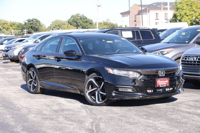Used 2018 Honda Accord Sport image 2
