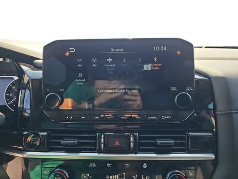 Used 2025 Nissan Pathfinder SL FWD image 21