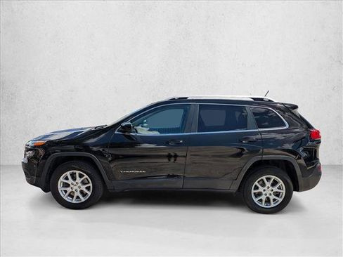 Used 2017 Jeep Cherokee Latitude w/ Comfort & Sound Group image 9