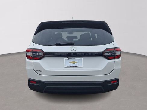 Used 2023 Honda Pilot LX image 5