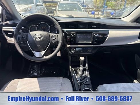 Used 2016 Toyota Corolla LE FWD image 13