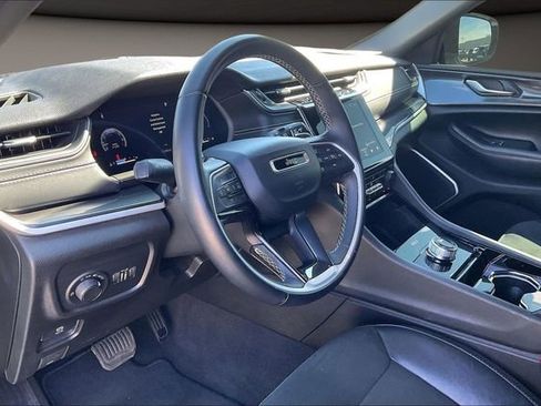 Used 2021 Jeep Grand Cherokee L Altitude image 12