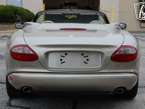 Used 1999 Jaguar XK8 Convertible RWD image 5