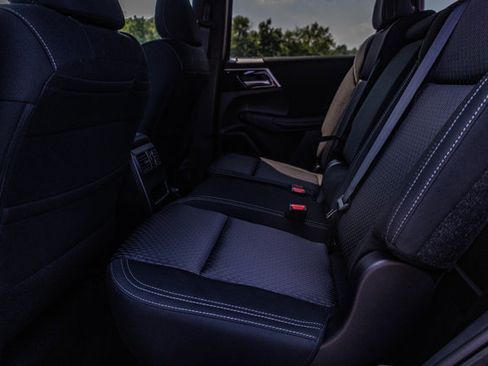 New 2025 Mitsubishi Outlander ES image 21