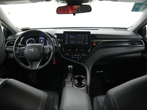 Used 2022 Toyota Camry SE FWD image 13