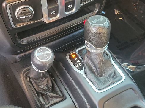 Used 2022 Jeep Wrangler Sport AWD/4WD image 22