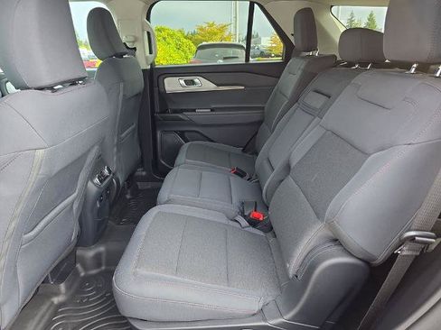 Certified 2025 Ford Explorer Active AWD/4WD image 9