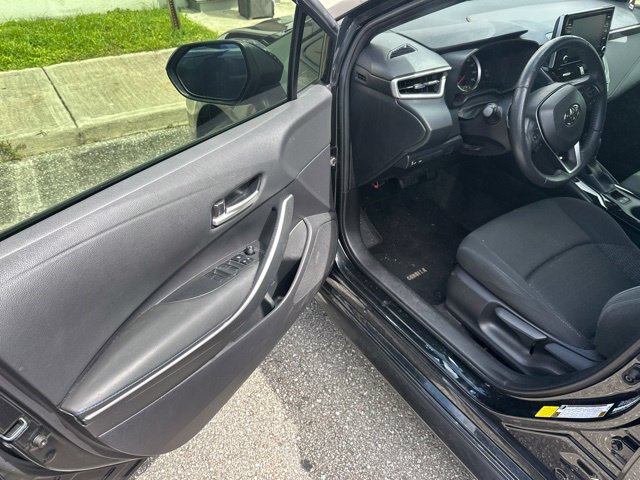 Used 2021 Toyota Corolla SE FWD image 3