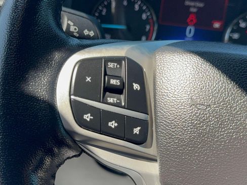 Used 2022 Ford Explorer XLT AWD/4WD image 19
