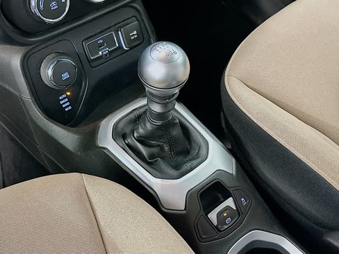 Used 2016 Jeep Renegade Sport w/ Power & Air Group AWD/4WD image 23