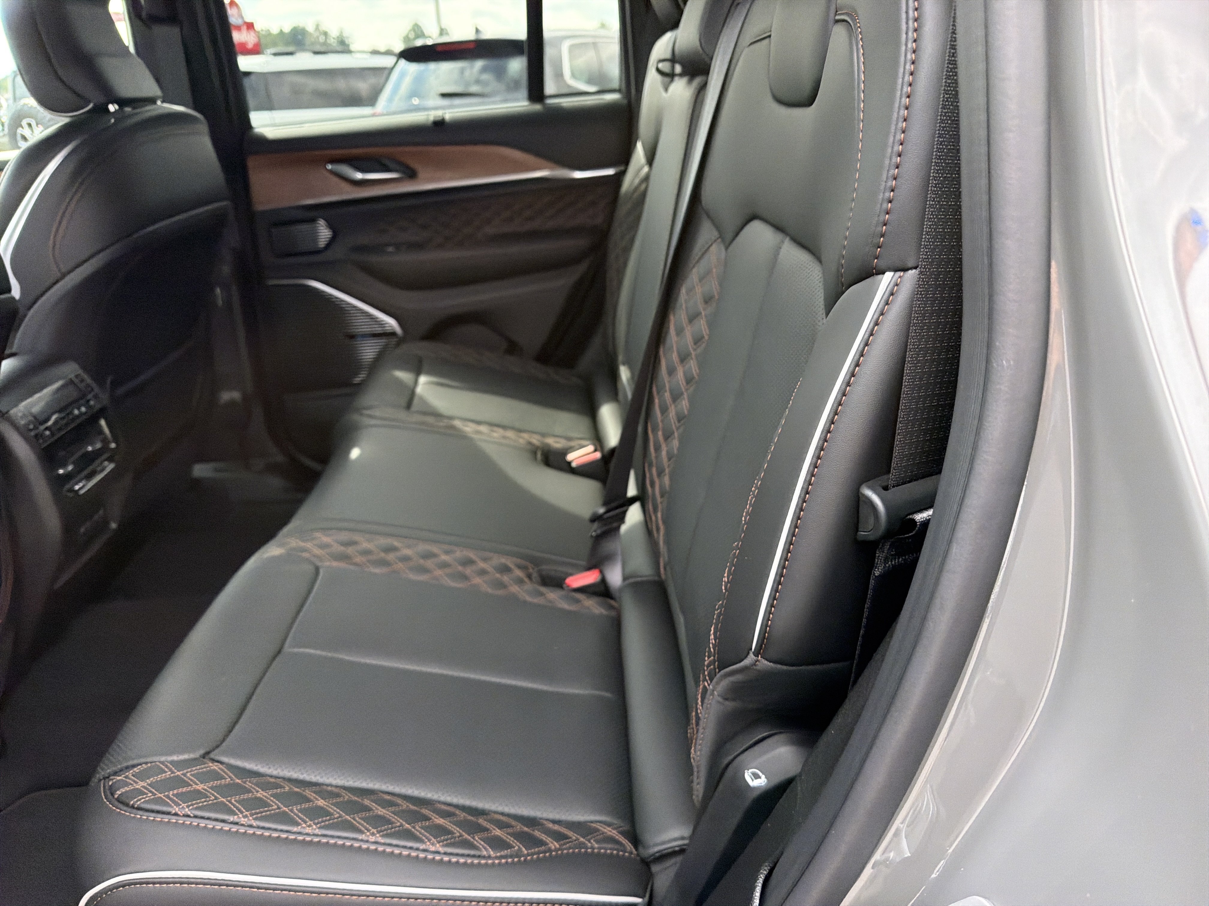 New 2027 Jeep Grand Cherokee Summit AWD/4WD image 13