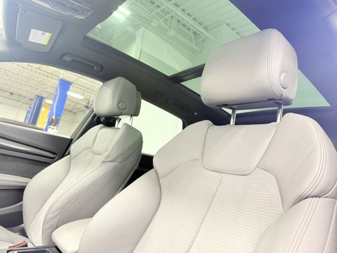 Used 2022 Audi SQ5 Premium Plus w/ Premium Plus Package image 12