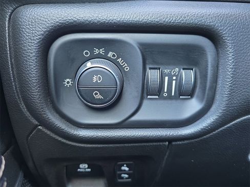 Used 2021 RAM 1500 Laramie w/ Off Road Group image 24