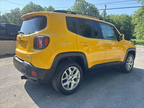 Used 2016 Jeep Renegade Latitude AWD/4WD image 12