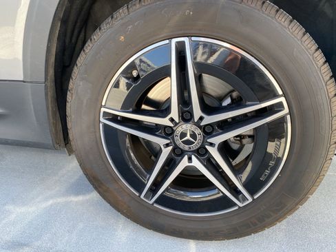 Used 2023 Mercedes-Benz EQB 300 4MATIC image 6