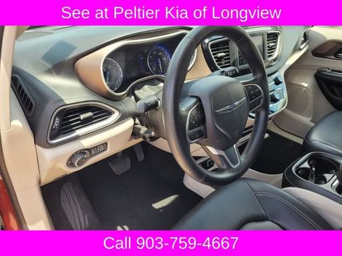 Used 2020 Chrysler Voyager Lxi FWD image 17
