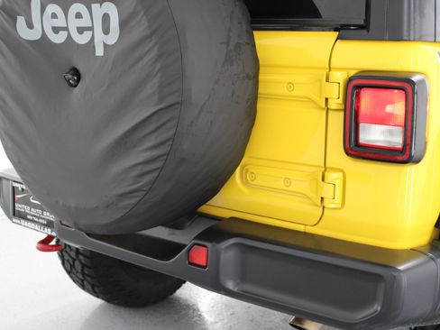 Used 2019 Jeep Wrangler Unlimited Rubicon image 23