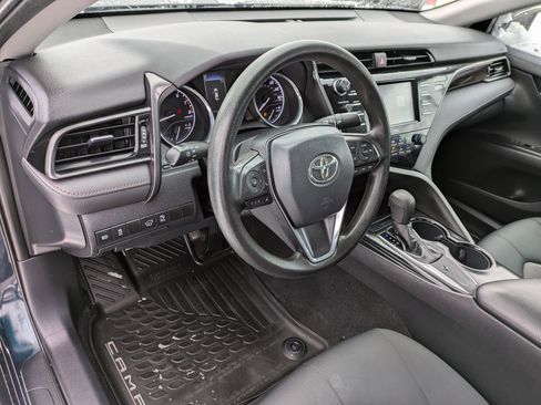 Used 2020 Toyota Camry LE image 8