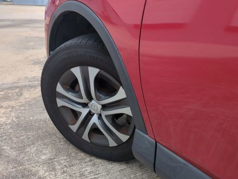 Used 2016 Toyota RAV4 LE image 9