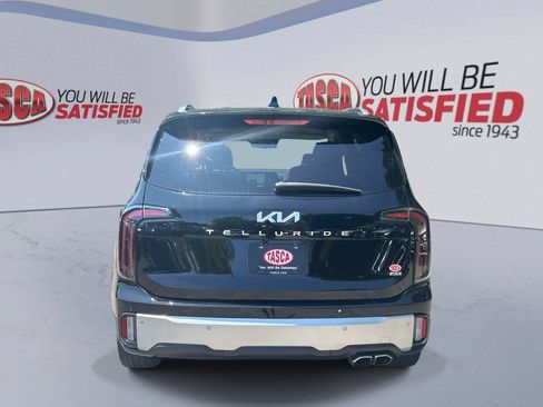 Used 2024 Kia Telluride EX w/ EX Captain's Chair Package AWD/4WD image 5