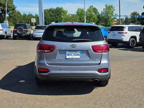 Used 2020 Kia Sorento LX w/ LX I4 Convenience Package image 4