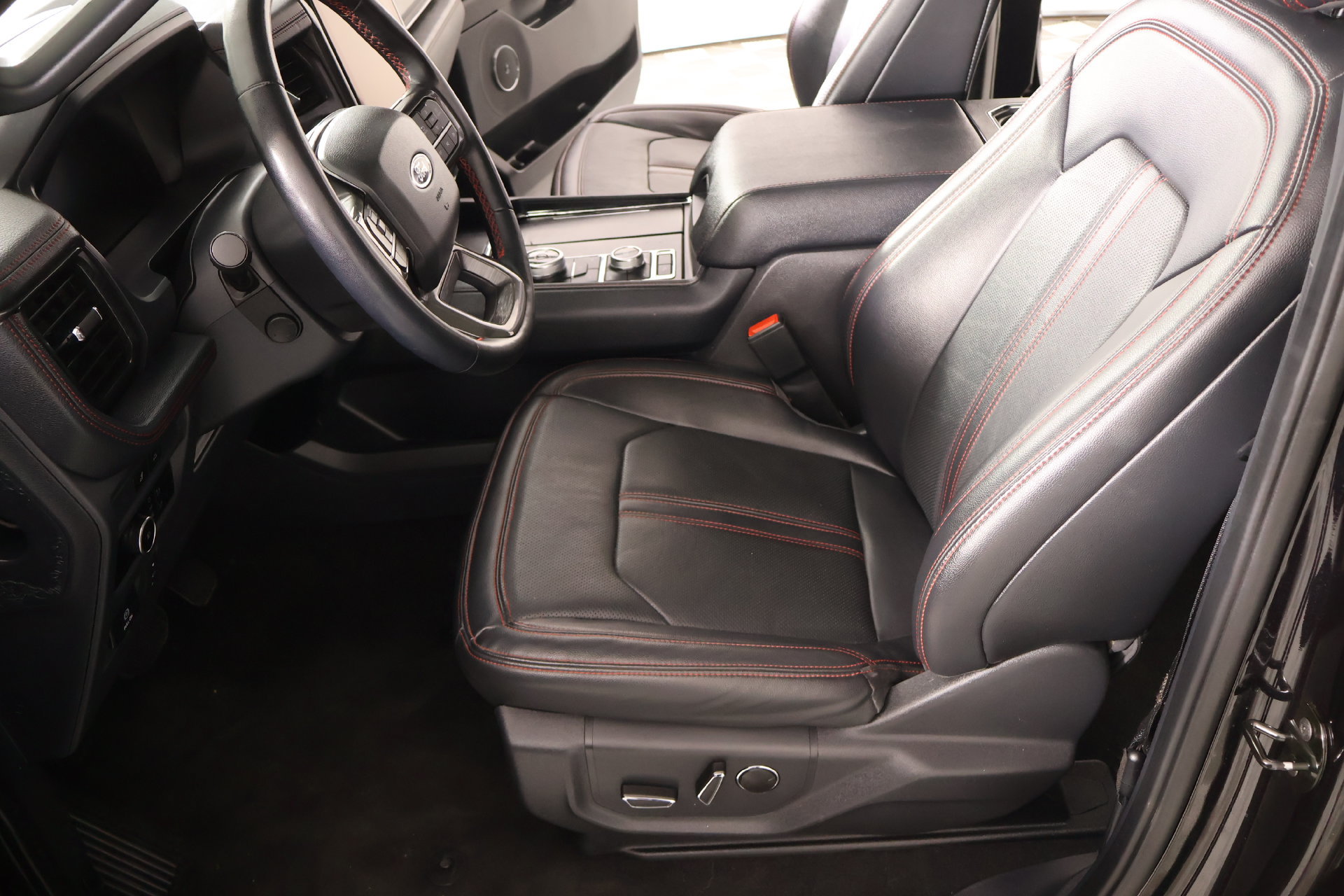 Used 2024 Ford Expedition Max Limited AWD/4WD image 11