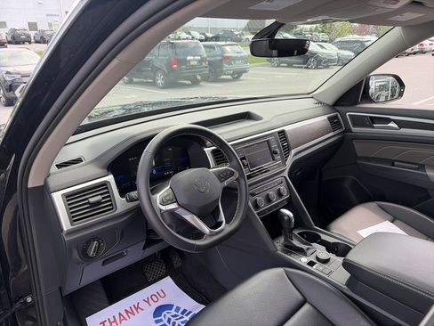 Used 2023 Volkswagen Atlas SE image 29