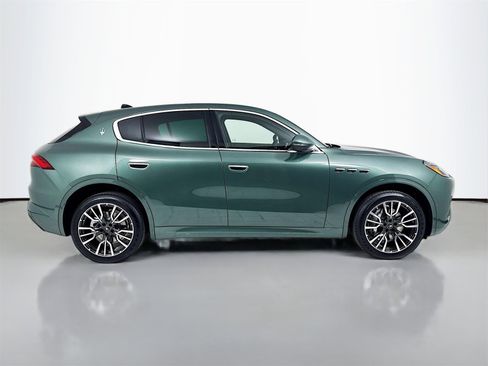 New 2025 Maserati Grecale GT image 9