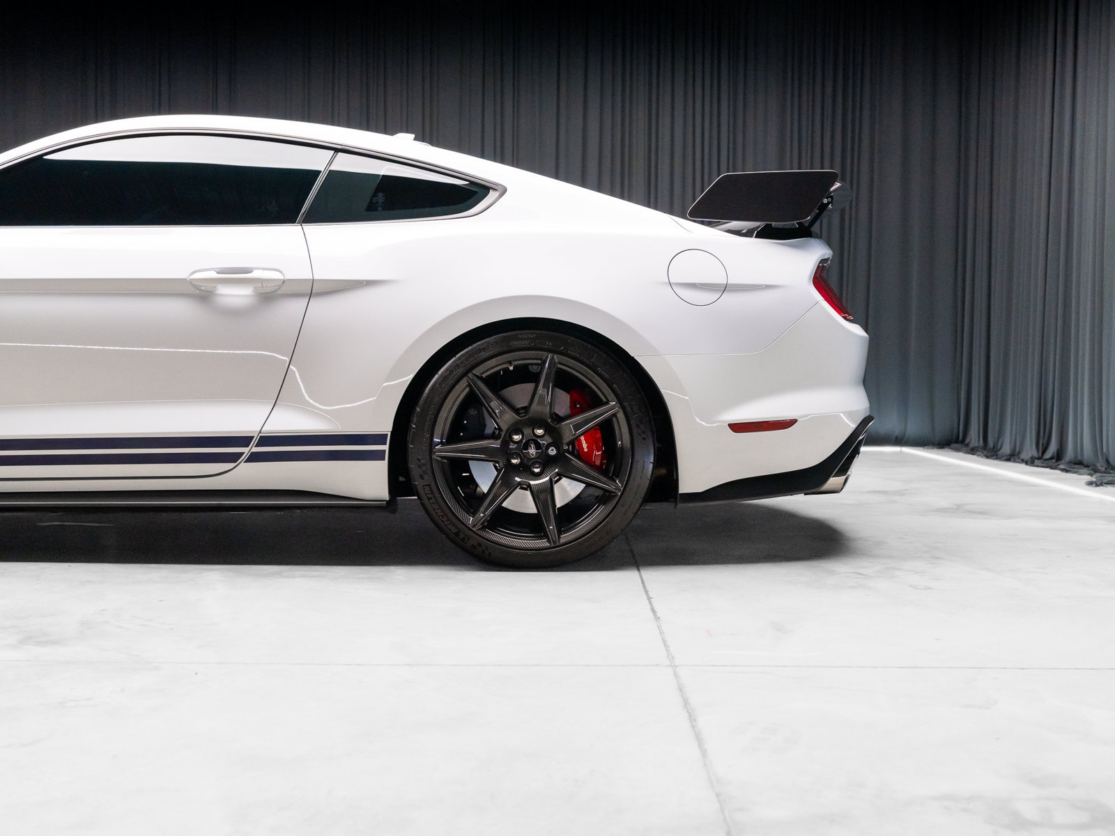 Used 2021 Ford Mustang Shelby GT500 w/ Carbon Fiber Track Pack RWD image 44