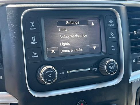Used 2022 RAM 1500 Classic SLT w/ Protection Group AWD/4WD image 39