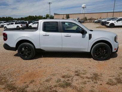 New 2025 Ford Maverick Lariat w/ Black Appearance Package