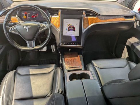 Used 2018 Tesla Model X 75D AWD/4WD image 3