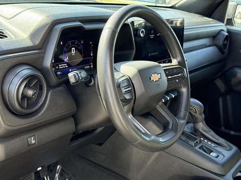 Used 2023 Chevrolet Colorado W/T image 9