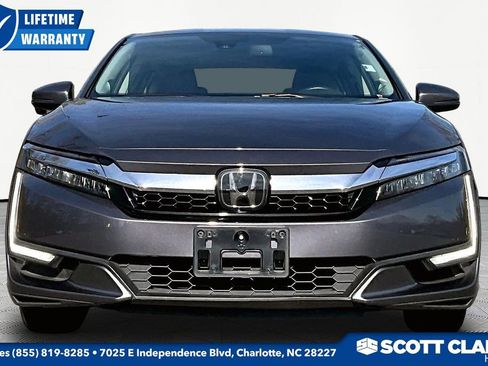 Used 2018 Honda Clarity Touring image 2