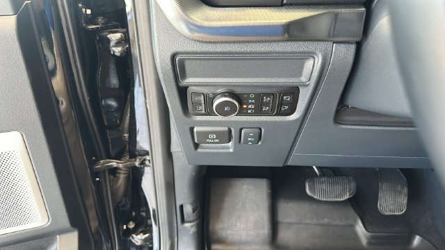 Used 2025 Ford F150 Platinum AWD/4WD image 15