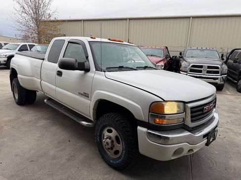 Used 2004 GMC Sierra 3500 SLT w/ Heavy-Duty Power Package image 7