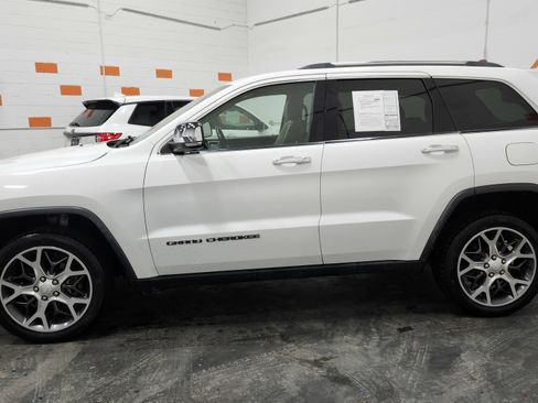 Used 2019 Jeep Grand Cherokee Limited w/ Luxury Group II image 16