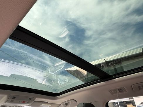 New 2025 Volkswagen Taos SEL AWD/4WD image 9