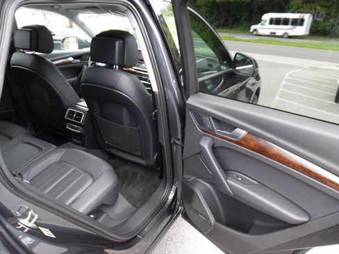 Used 2018 Audi Q5 2.0T Premium Plus w/ Premium Plus Package AWD/4WD image 21