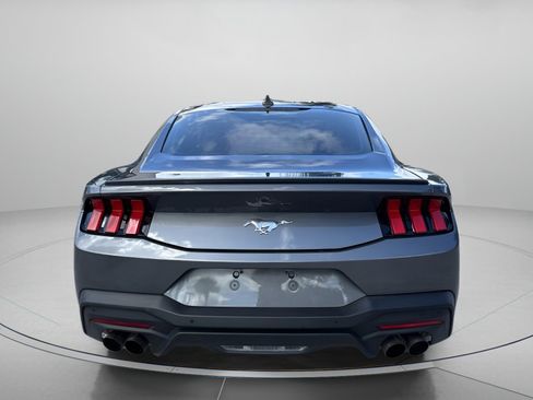 Used 2025 Ford Mustang Premium image 4