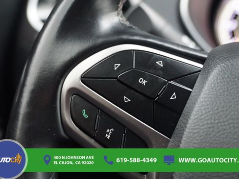 Used 2019 Jeep Cherokee Limited AWD/4WD image 20