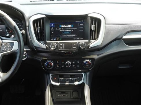 Used 2022 GMC Terrain SLT w/ LPO, Floor Liner Package image 15