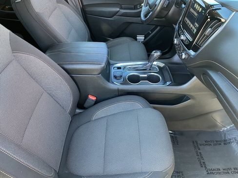 Used 2018 Chevrolet Traverse LT FWD image 16