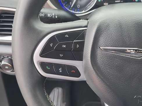 Used 2025 Chrysler Pacifica Select FWD image 26