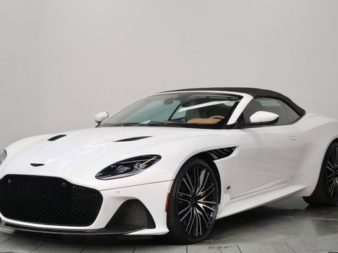 Used 2022 Aston Martin DBS Superleggera Volante RWD image 5