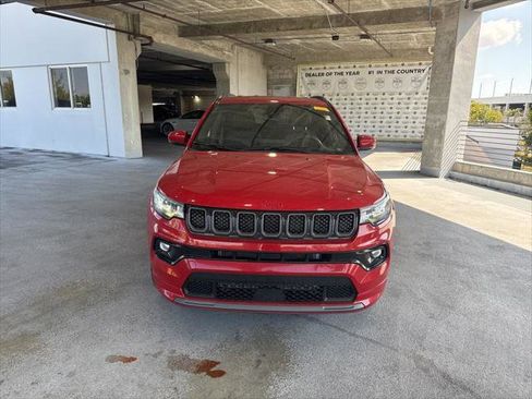 Certified 2023 Jeep Compass Limited image 3
