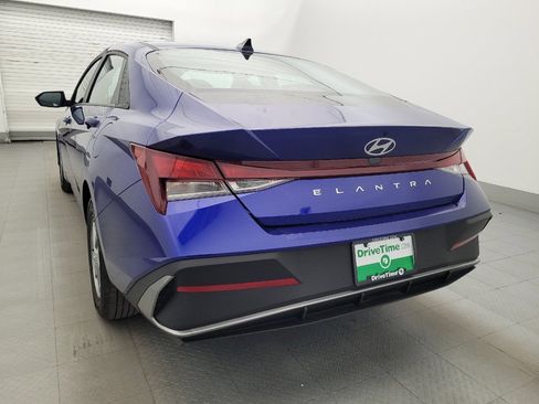 Used 2025 Hyundai Elantra SE FWD image 5